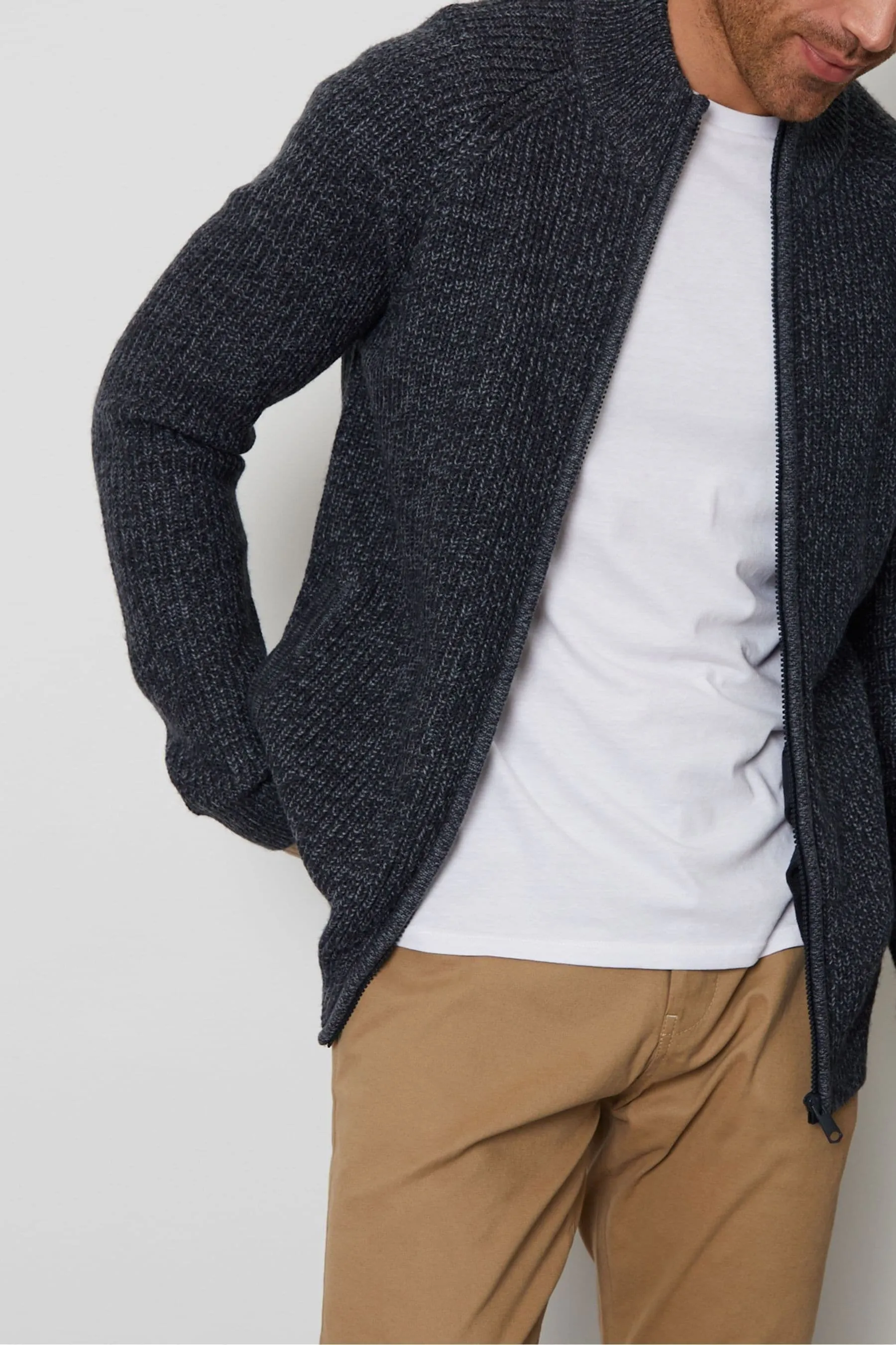 Filettatura zip attraverso Cardigan